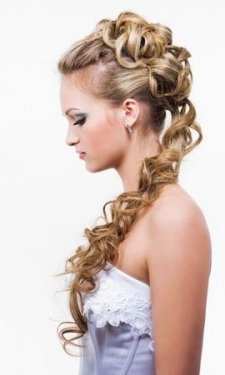curly upstyle for prom