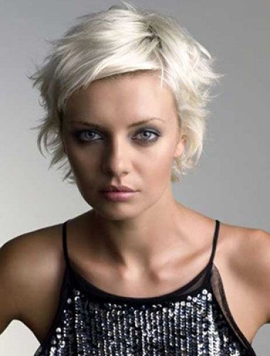 blonde-short-hairstyles-with-a-bit-of-volume